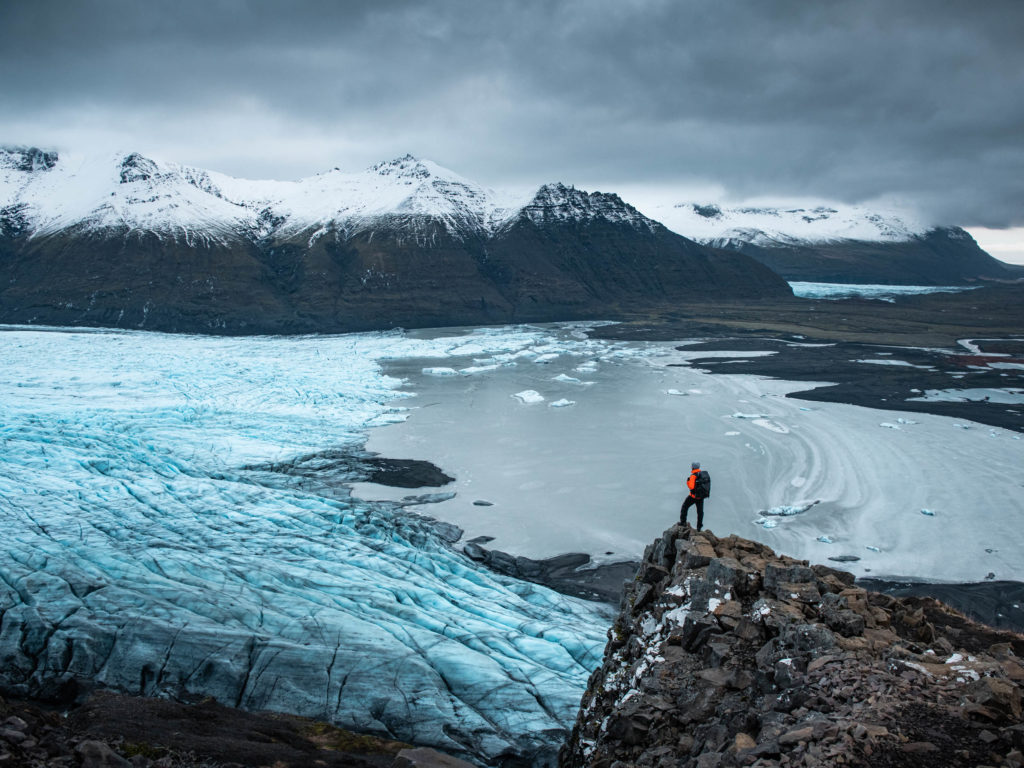 fin ou début d'un glacier islandais. Format paysage